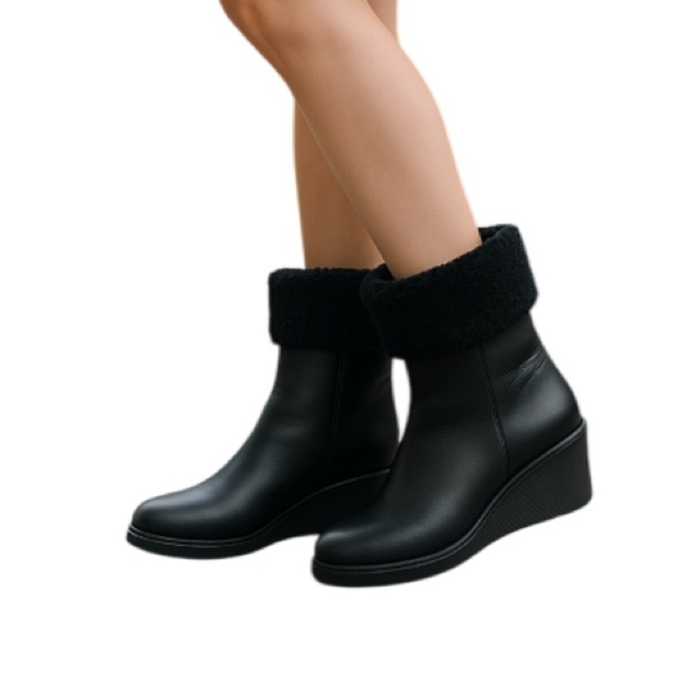 AQUADIVA NWT Waterproof Wedge Ankle Boots Black  Winter Faux Fur Trim Leather 37